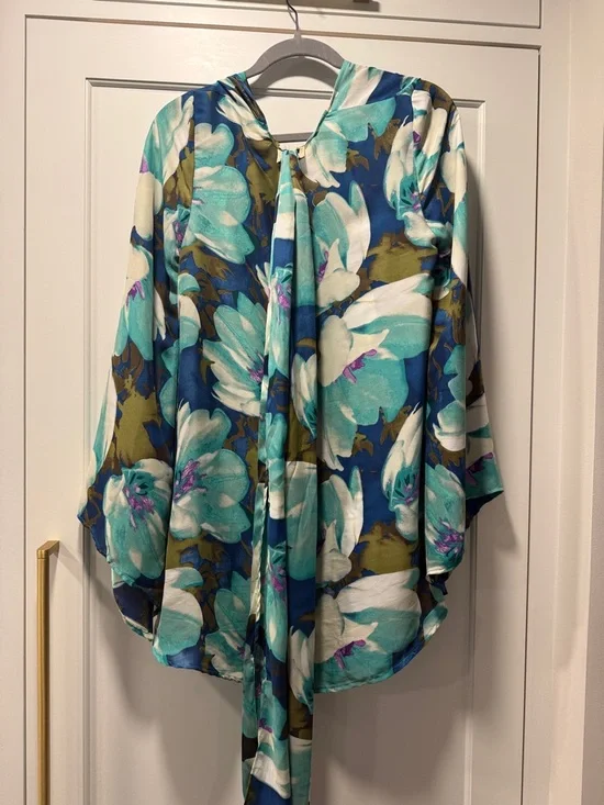 Show Me Your MuMu Teal, White & Blue Floral Open-Front Kimono - Picture 2 of 5